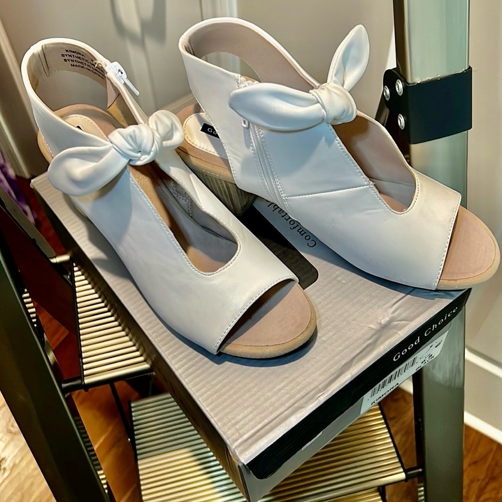 Good Chic Cream/White and Black/Cream Heels with Zip Ankle